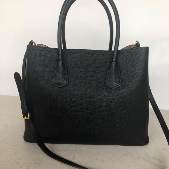 100% Authenticity Prada Large Black Saffiano Leather Tote - Picture 10 of 16